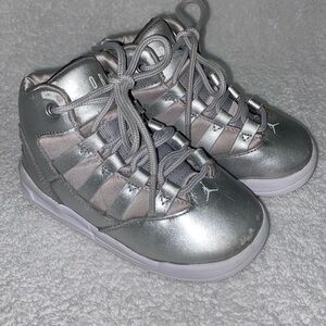 JORDAN MAX AURA INF SILVER VAST GREY WHITE AV5177 040 INFANT US SIZE 7